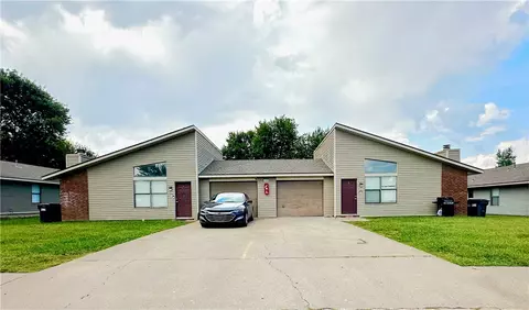 2006 A B Christy Dr, Springdale, AR 72764