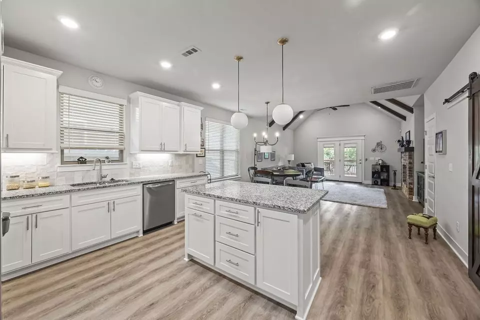 Kitchen - 1626 S Price Ave, Fayetteville, AR 72701 photo 2 of 3