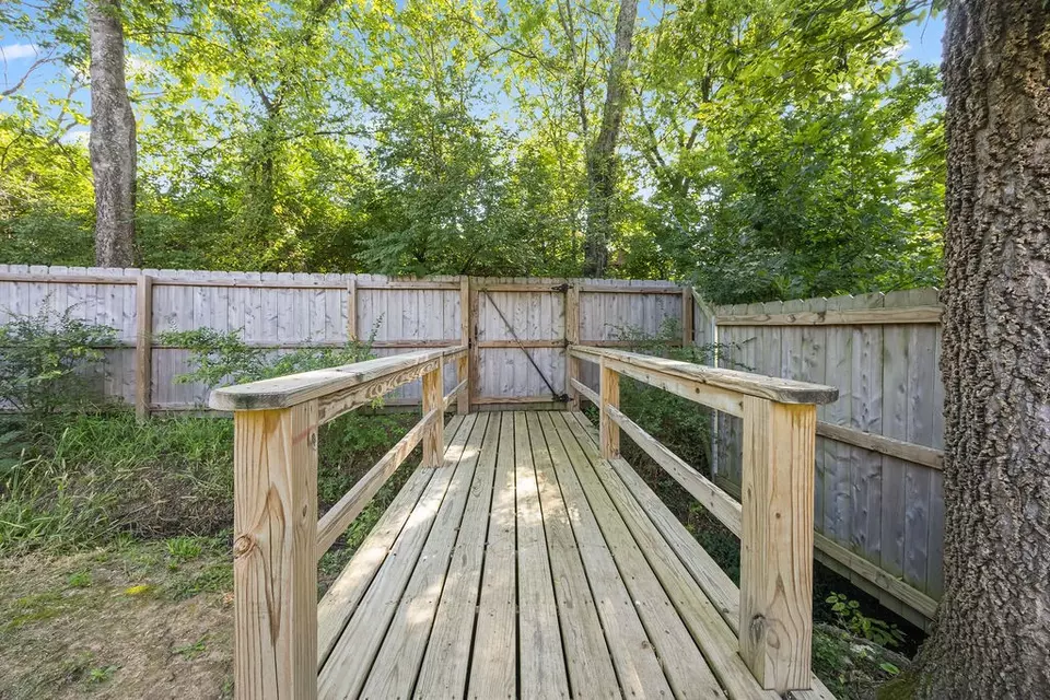 Exterior - 1626 S Price Ave, Fayetteville, AR 72701 photo 9 of 12