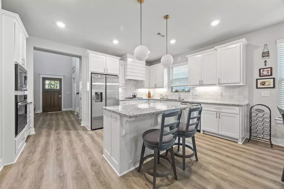 Entry Way - 1626 S Price Ave, Fayetteville, AR 72701 photo 6 of 8