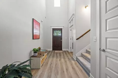 Entry Way - 1626 S Price Ave, Fayetteville, AR 72701 photo 1 of 8