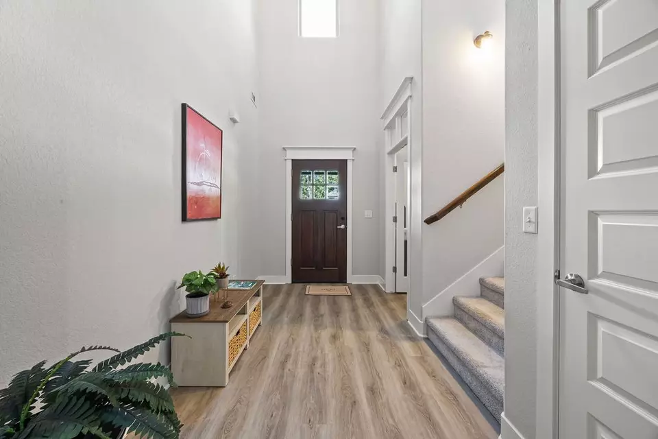 Entry Way - 1626 S Price Ave, Fayetteville, AR 72701 photo 1 of 8