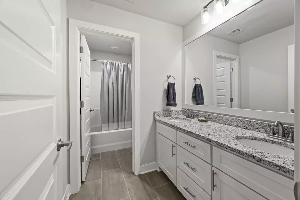 Bath - 1626 S Price Ave, Fayetteville, AR 72701 photo 1 of 4