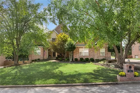 1902 Daly Dr, Harrison, AR 72601