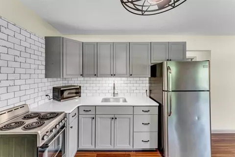 Kitchen - 19129 Shoreline Way, Fayetteville, AR 72703 photo 1 of 3