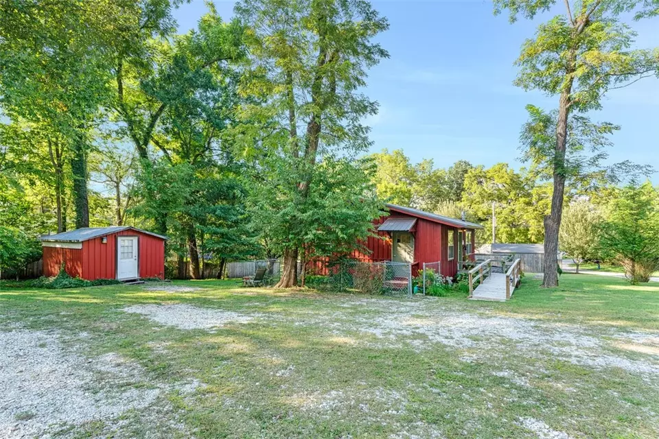 Exterior - 19129 Shoreline Way, Fayetteville, AR 72703 photo 2 of 10