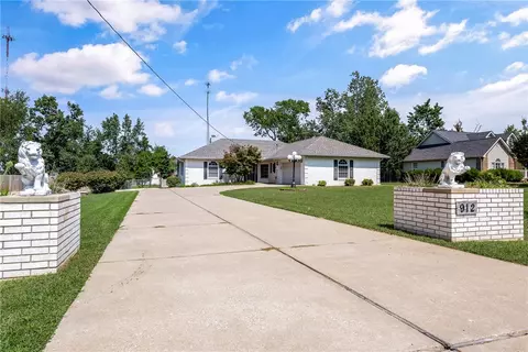 912 NW 9th St, Bentonville, AR 72712