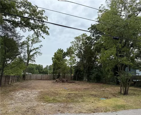 1407 S 4th St, Rogers, AR 72756