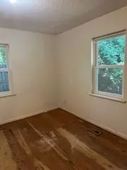Bedroom - 212 Redbud Trl, West Fork, AR 72774 photo 3 of 6