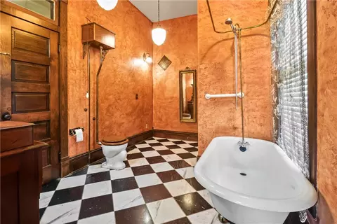Bath - 610 W Central Ave, Harrison, AR 72601 photo 1 of 10
