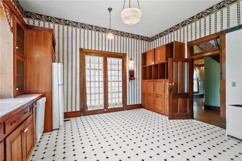 Kitchen - 610 W Central Ave, Harrison, AR 72601 photo 1 of 3