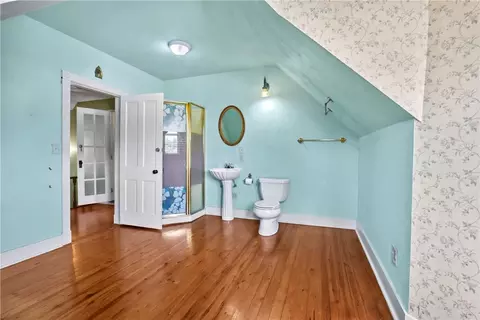 Bath - 610 W Central Ave, Harrison, AR 72601 photo 5 of 10
