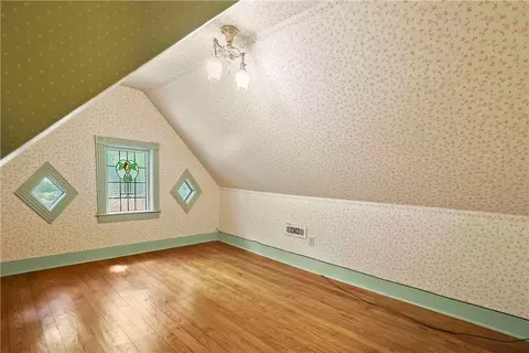 Bedroom - 610 W Central Ave, Harrison, AR 72601 photo 4 of 6