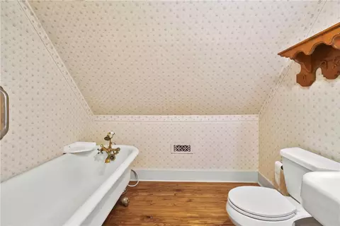 Bath - 610 W Central Ave, Harrison, AR 72601 photo 7 of 10