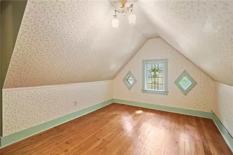 Bedroom - 610 W Central Ave, Harrison, AR 72601 photo 5 of 6