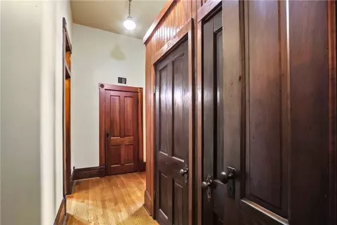 Entry Way - 610 W Central Ave, Harrison, AR 72601 photo 4 of 10