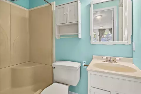 Bath - 610 W Central Ave, Harrison, AR 72601 photo 10 of 10