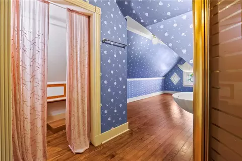 Entry Way - 610 W Central Ave, Harrison, AR 72601 photo 6 of 10