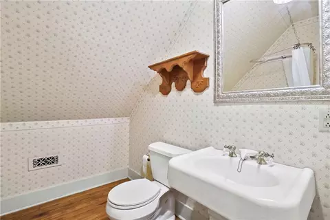 Bath - 610 W Central Ave, Harrison, AR 72601 photo 6 of 10