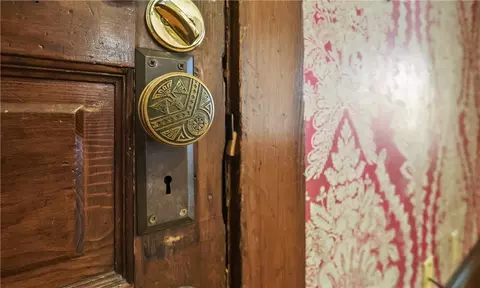 Entry Way - 610 W Central Ave, Harrison, AR 72601 photo 1 of 10