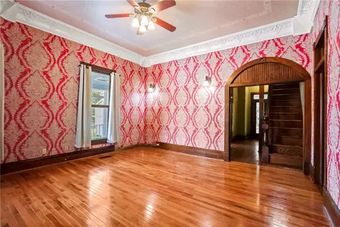 Living - 610 W Central Ave, Harrison, AR 72601 photo 1 of 3
