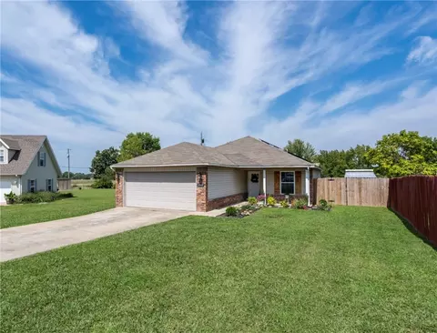 1462 Crestview Ave, Decatur, AR 72722