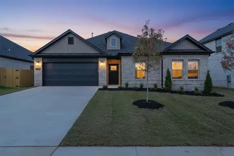 6910 SW Basswood Ave, Bentonville, AR 72713
