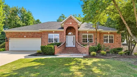 1721 N Colony Way, Fayetteville, AR 72704