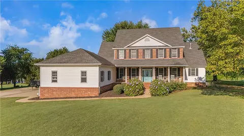 2247 Heather Cv, Fayetteville, AR 72701