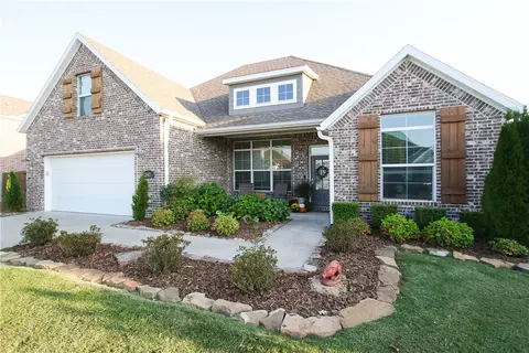 1947 S River Meadows Dr, Fayetteville, AR 72701