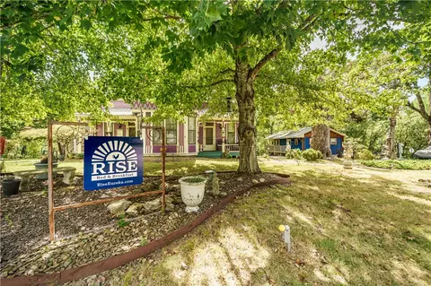 104 Wall St, Eureka Springs, AR 72632