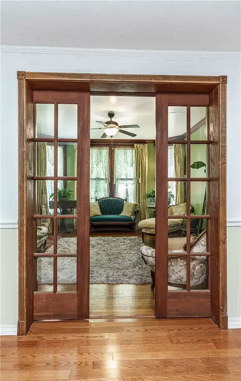 104 Wall St, Eureka Springs, AR 72632