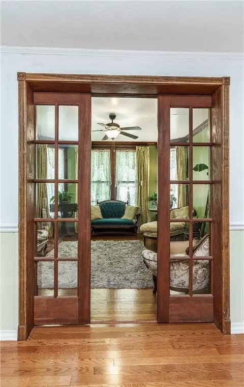 104 Wall St, Eureka Springs, AR 72632