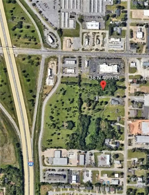 718 N 40th St, Springdale, AR 72762