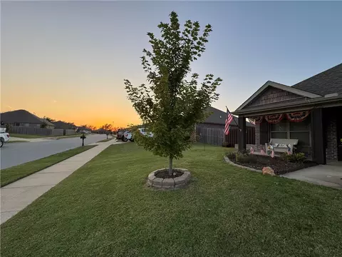 Exterior - 1110 Tulip St, Centerton, AR 72719 photo 3 of 19