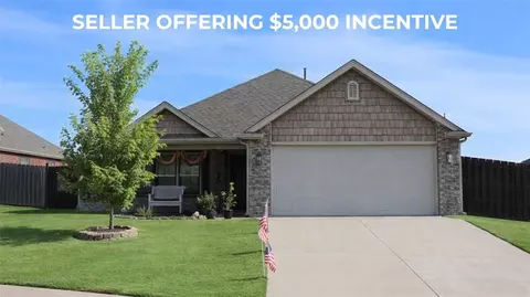 1110 Tulip St, Centerton, AR 72719