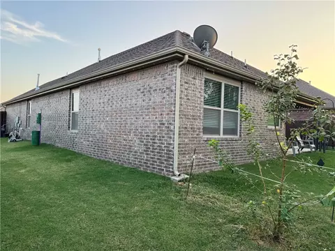 Exterior - 1110 Tulip St, Centerton, AR 72719 photo 15 of 19