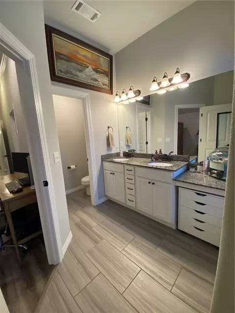 Bath - 1110 Tulip St, Centerton, AR 72719 photo 6 of 7