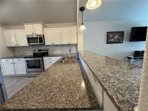 Kitchen - 1110 Tulip St, Centerton, AR 72719 photo 4 of 4