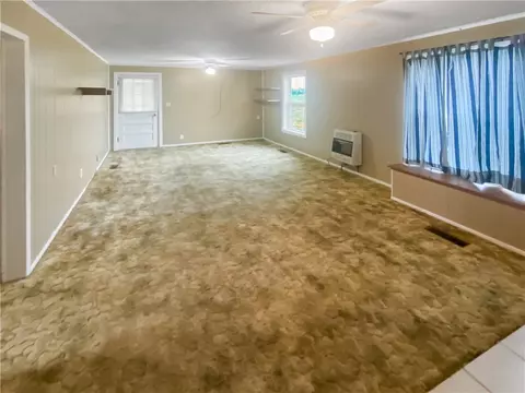 Living - 5677 Cowan Loop, Harrison, AR 72601 photo 3 of 5