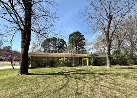 208 S Phoenix Ave, Russellville, AR 72801