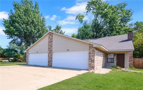 505-507 N 37th St, Rogers, AR 72756
