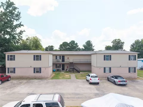 302 E Shawntel Smith Blvd, Muldrow, OK 74948