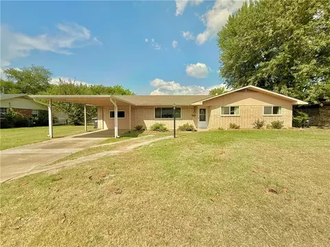 1708 Theodore Dr, Springdale, AR 72762