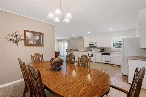 Dining - 4725 E Highway 64, Alma, AR 72921 photo 2 of 2