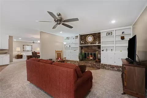 Living - 4725 E Highway 64, Alma, AR 72921 photo 1 of 3