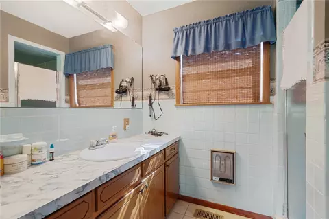 Bath - 4725 E Highway 64, Alma, AR 72921 photo 3 of 3