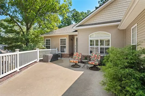 4 Winfield Ln, Bella Vista, AR 72714