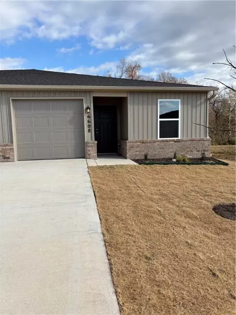 6608 NW Kathleen St, Bentonville, AR 72713