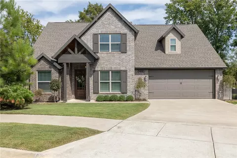 3485 E Galaxy Cir, Fayetteville, AR 72701